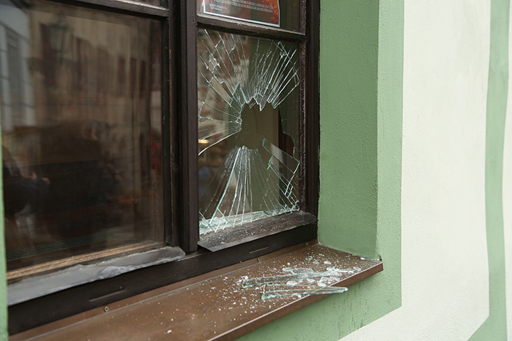 A2B Glass are able to board up broken windows while they are being repaired in Tring.
